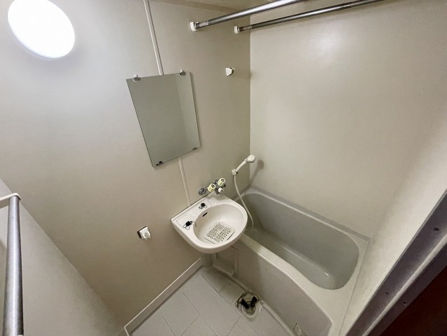 ��ʌ��������܎s�k��y�C���Q���ڂ̃A�p�[�g�̃o�X