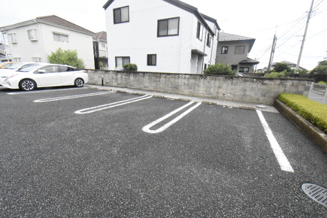 ��ʌ��@�c�s��O���P���ڂ̃}���V�����̒��ԏ�