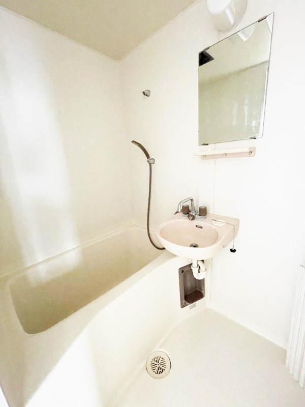 ��ʌ��������܎s�k��{�����S���ڂ̃A�p�[�g�̃o�X