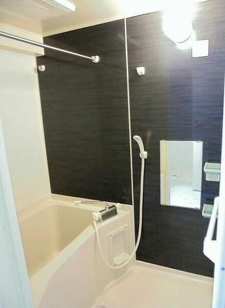 ��ʌ��������܎s��{�捂�@���P���ڂ̃}���V�����̃o�X