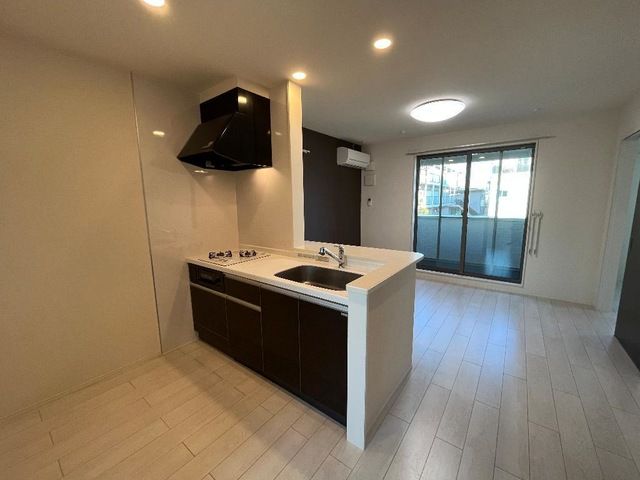 ��ʌ�����s�씵���J�Q���ڂ̃A�p�[�g�̃L�b�`��