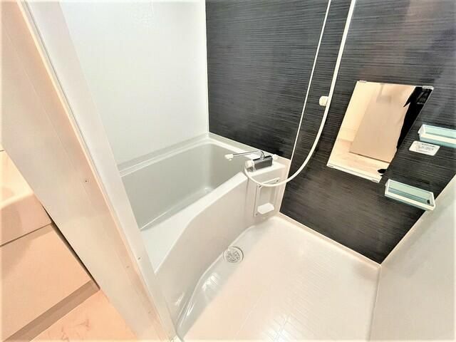 ��ʌ��������܎s��{�捂�@���P���ڂ̃}���V�����̃o�X