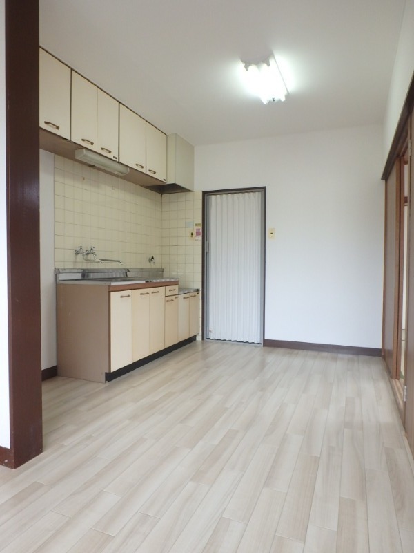 ��ʌ��������܎s�k����i���Q���ڂ̃}���V�����̋��ԁE���r���O