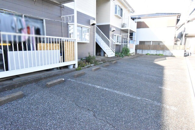 ��ʌ��������܎s�΋�厚��Ԗ؂̃A�p�[�g�̒��ԏ�