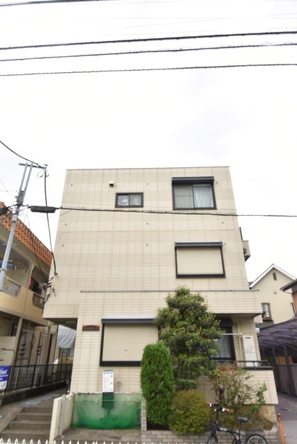 ��ʌ��������܎s��{��听���Q����241�̃}���V�����̌����O��