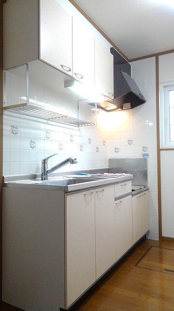 ��ʌ��@�c�s���S���ڂ̃A�p�[�g�̃L�b�`��