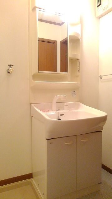 ��ʌ��@�c�s���S���ڂ̃A�p�[�g�̐��ʏ�