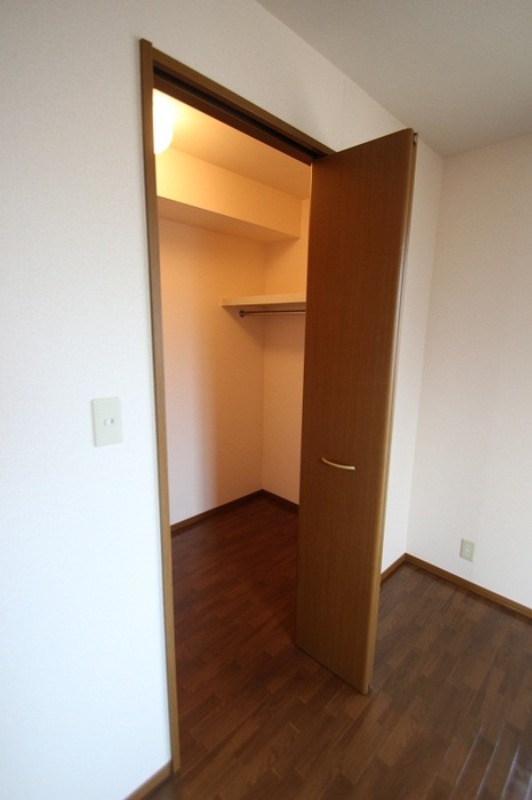 ��ʌ�����s����T���ڂ̃A�p�[�g�̎��[