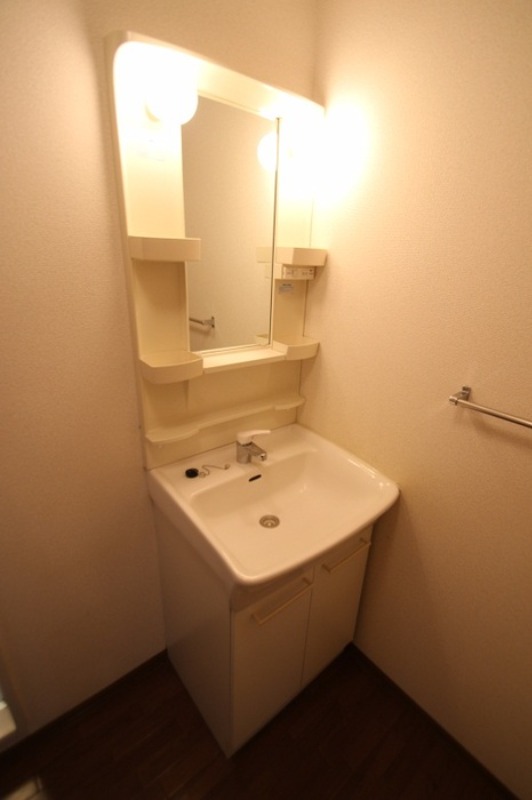 ��ʌ�����s����T���ڂ̃A�p�[�g�̐��ʏ�