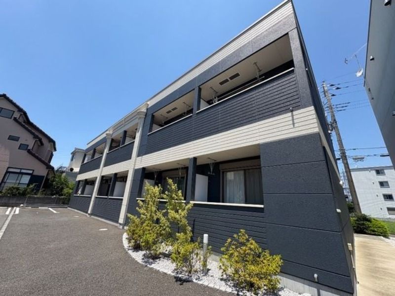 ��ʌ���z�s�x�m�����̃A�p�[�g�̌����O��