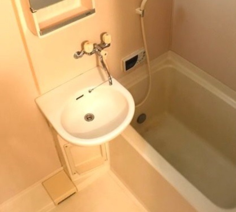 ��ʌ��������܎s��΋�钬�Q���ڂ̃A�p�[�g�̐��ʏ�