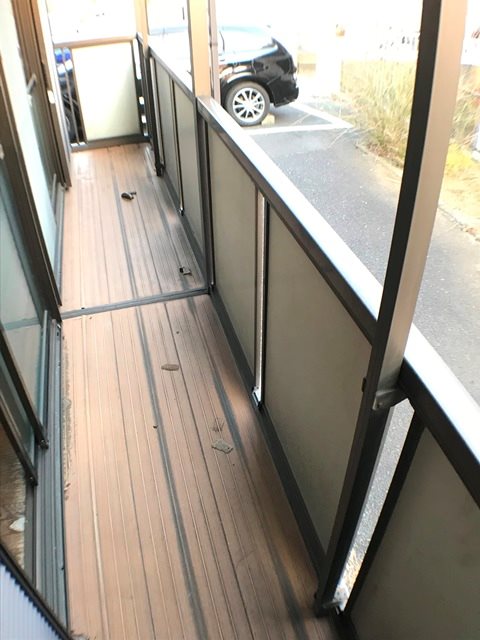 ��ʌ��������܎s��΋�钬�Q���ڂ̃A�p�[�g�̃o���R�j�[