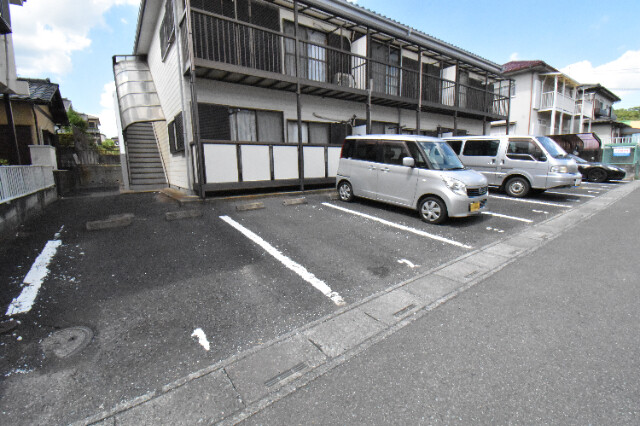 ��ʌ��������܎s��΋�钬�Q���ڂ̃A�p�[�g�̒��ԏ�