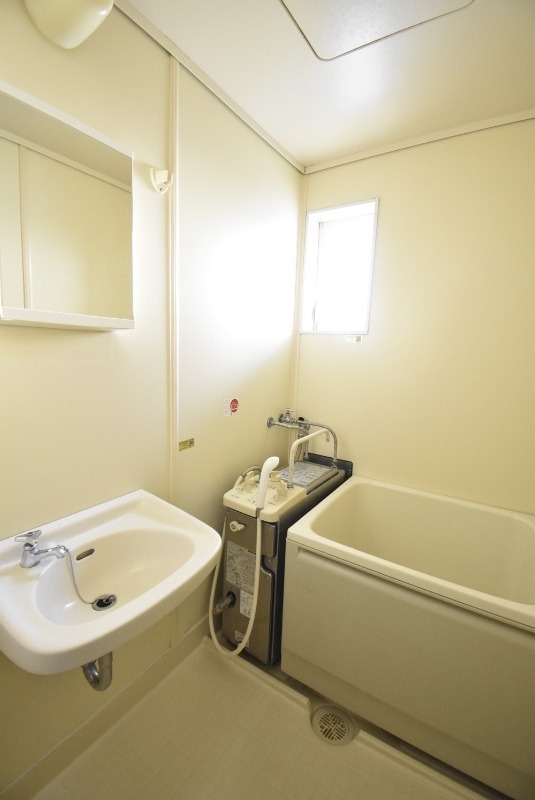 ��ʌ��������܎s������㗎���X���ڂ̃A�p�[�g�̃o�X