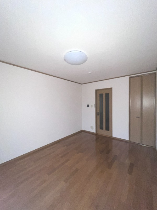 ��ʌ��������܎s��΋���q�P���ڂ̃A�p�[�g�̋��ԁE���r���O