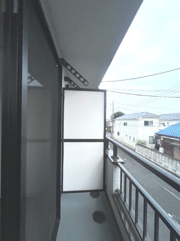 ��ʌ��������܎s��΋���q�P���ڂ̃A�p�[�g�̃o���R�j�[