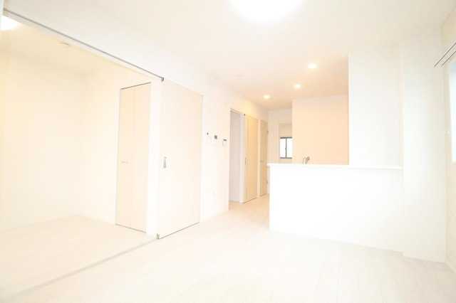 ��ʌ������s�ԌI�P���ڂ̃A�p�[�g�̋��ԁE���r���O