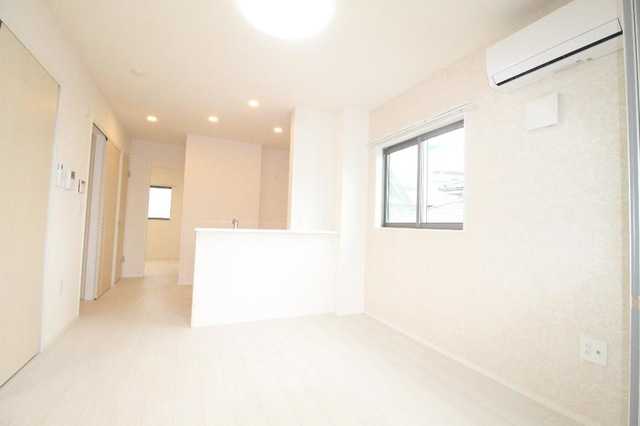 ��ʌ������s�ԌI�P���ڂ̃A�p�[�g�̋����E���r���O