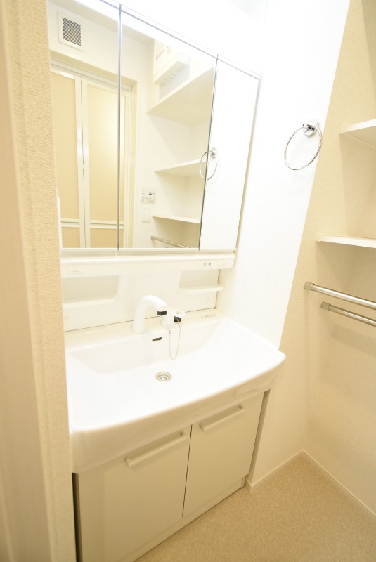 ��ʌ��������܎s������厚���V��̃A�p�[�g�̐��ʏ�