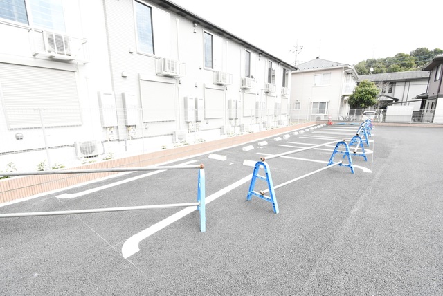 ��ʌ��������܎s������厚���V��̃A�p�[�g�̒��ԏ�