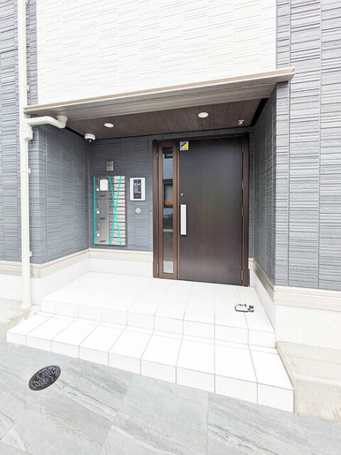 ��ʌ��������܎s�k��y�C���Q���ڂ̃A�p�[�g�̃G���g�����X