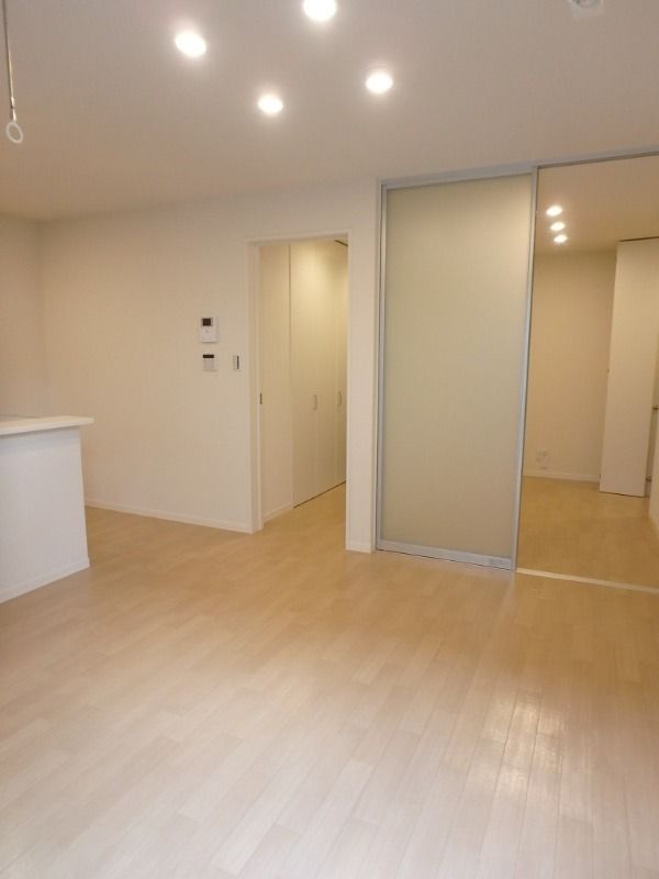 ��ʌ��������܎s��{��y�蒬�Q���ڂ̃}���V�����̋����E���r���O