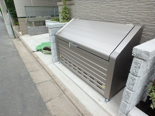 ��ʌ��������܎s��{��y�蒬�Q���ڂ̃}���V�����̂��̑�