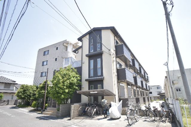 ��ʌ��������܎s�������J�Q����719�̃A�p�[�g�̌����O��