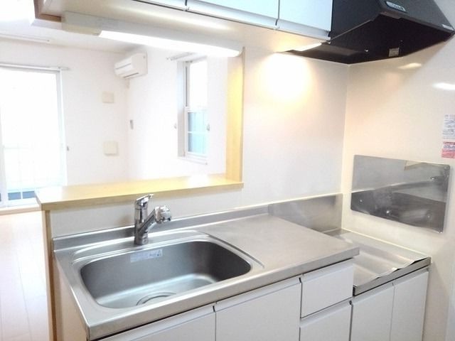 ��ʌ��z�J�s���C�N�^�E���Q���ڂ̃A�p�[�g�̃L�b�`��