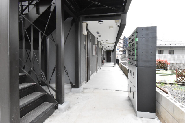 ��ʌ�����s�厚���̃A�p�[�g�̃G���g�����X