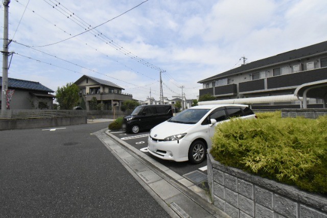 ��ʌ��������܎s������厚�ۃ���̃A�p�[�g�̒��ԏ�