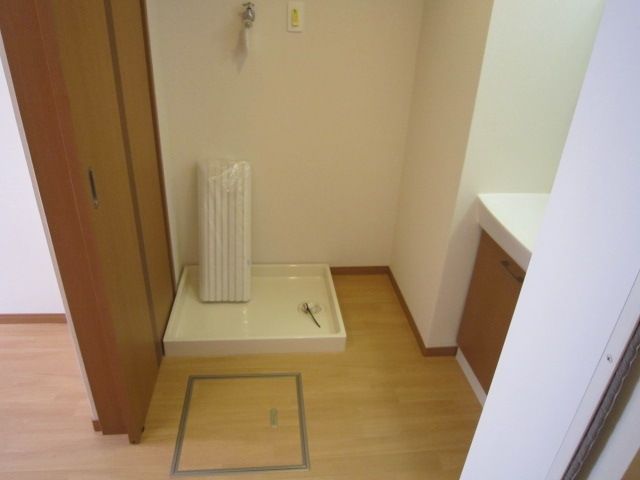 ��ʌ��z�J�s�V�z�J�Q���ڂ̃A�p�[�g�̂��̑�