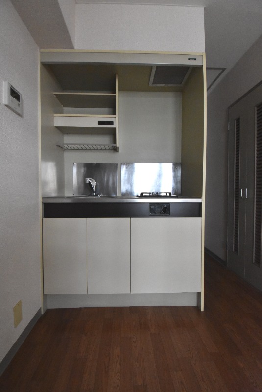 ��ʌ��������܎s��{�扺���Q���ڂ̃}���V�����̃L�b�`��