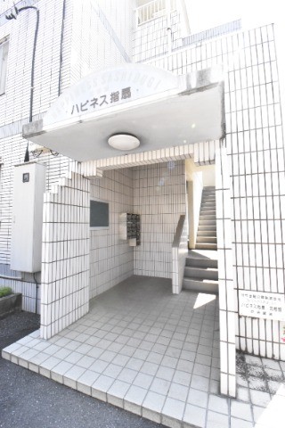 ��ʌ��������܎s����厚�󗈂̃}���V�����̃G���g�����X