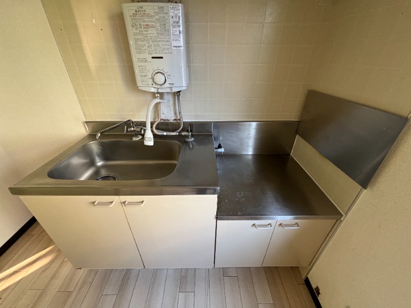 ��ʌ��������܎s����厚�w��̃A�p�[�g�̃L�b�`��