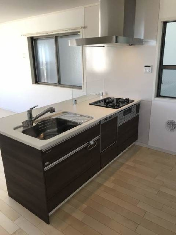 ��ʌ��������܎s�Y�a��̉ƂV���ڂ̈�ˌ��ẴL�b�`��