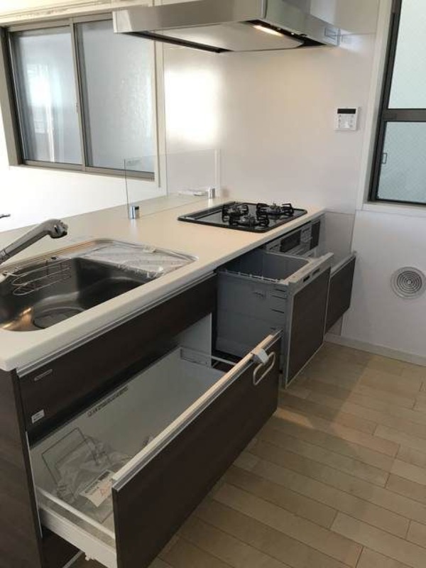 ��ʌ��������܎s�Y�a��̉ƂV���ڂ̈�ˌ��ẴL�b�`��