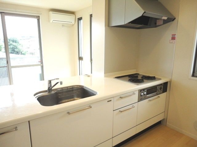 ��ʌ��������܎s��{��V�����P���ڂ̃A�p�[�g�̃L�b�`��