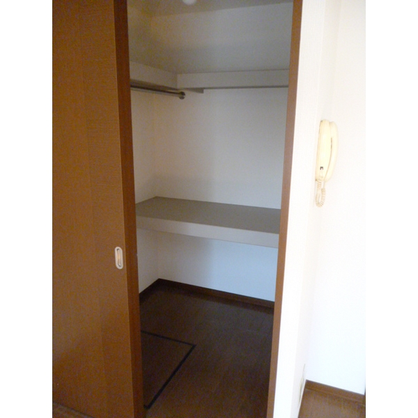 ��ʌ��z�J�s�����c���̃A�p�[�g�̎��[