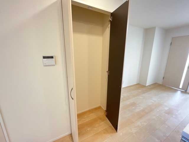 ��ʌ�����s�厚���s�̃A�p�[�g�̎��[