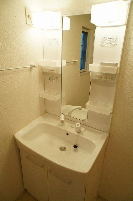 ��ʌ��������܎s�΋�厚���̃A�p�[�g�̐��ʏ�