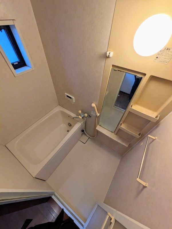 ��ʌ��������܎s����厚���V�n�̃A�p�[�g�̃o�X