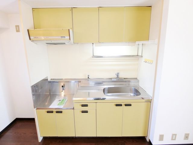 ��ʌ��@�c�s����Q���ڂ̃}���V�����̃L�b�`��