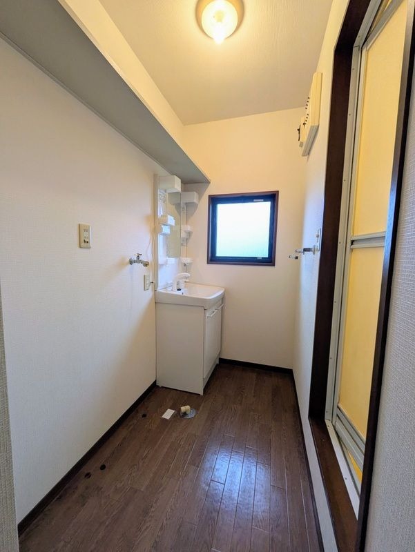 ��ʌ��������܎s����厚���V�n�̃A�p�[�g�̐��ʏ�