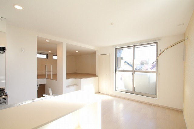 ��ʌ��������܎s�k��{�����̃A�p�[�g�̋��ԁE���r���O