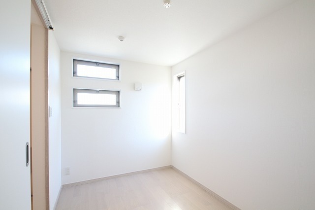 ��ʌ��������܎s�k��{�����̃A�p�[�g�̂��̑������E�X�y�[�X