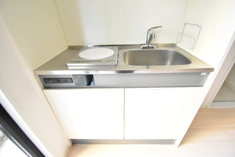 ��ʌ��������܎s��{�捂�@���P���ڂ̃}���V�����̃L�b�`��