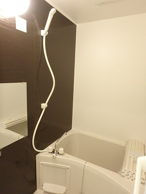 ��ʌ��������܎s��{��x�̓����R���ڂ̃A�p�[�g�̃o�X