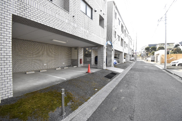 ��ʌ��������܎s��{�捂�@���P���ڂ̃}���V�����̒��ԏ�