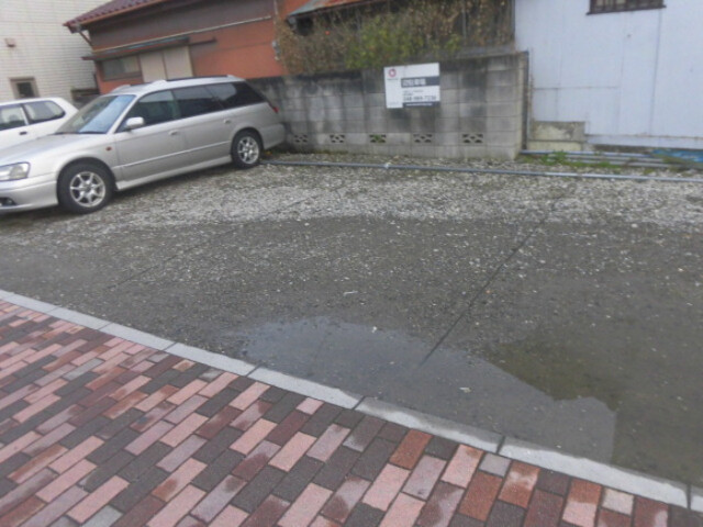 ��ʌ��z�J�s�z�P�J�̃A�p�[�g�̒��ԏ�